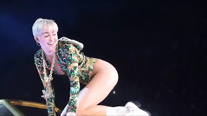 La Seductora Actuación De Miley Cyrus Deja A Los Espectadores Impotentes Para Resistir El Clímax