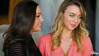 Hai Cô Gái Đồng Tính Nhỏ Abigail Mac Và Zoey Taylor Vui Vẻ Liếm Lồn Nhau