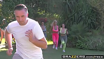 סצנת Brazzers Big D עם פצצות בלונדיניות וציצים