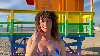 Eine Amateur-Milf Wird Von Einem Zufälligen Typen Für Öffentlichen Strandsex Abgeholt